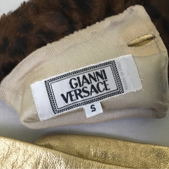 Vintage Versace Gold Medusa gloves. - Picture 4 of 9